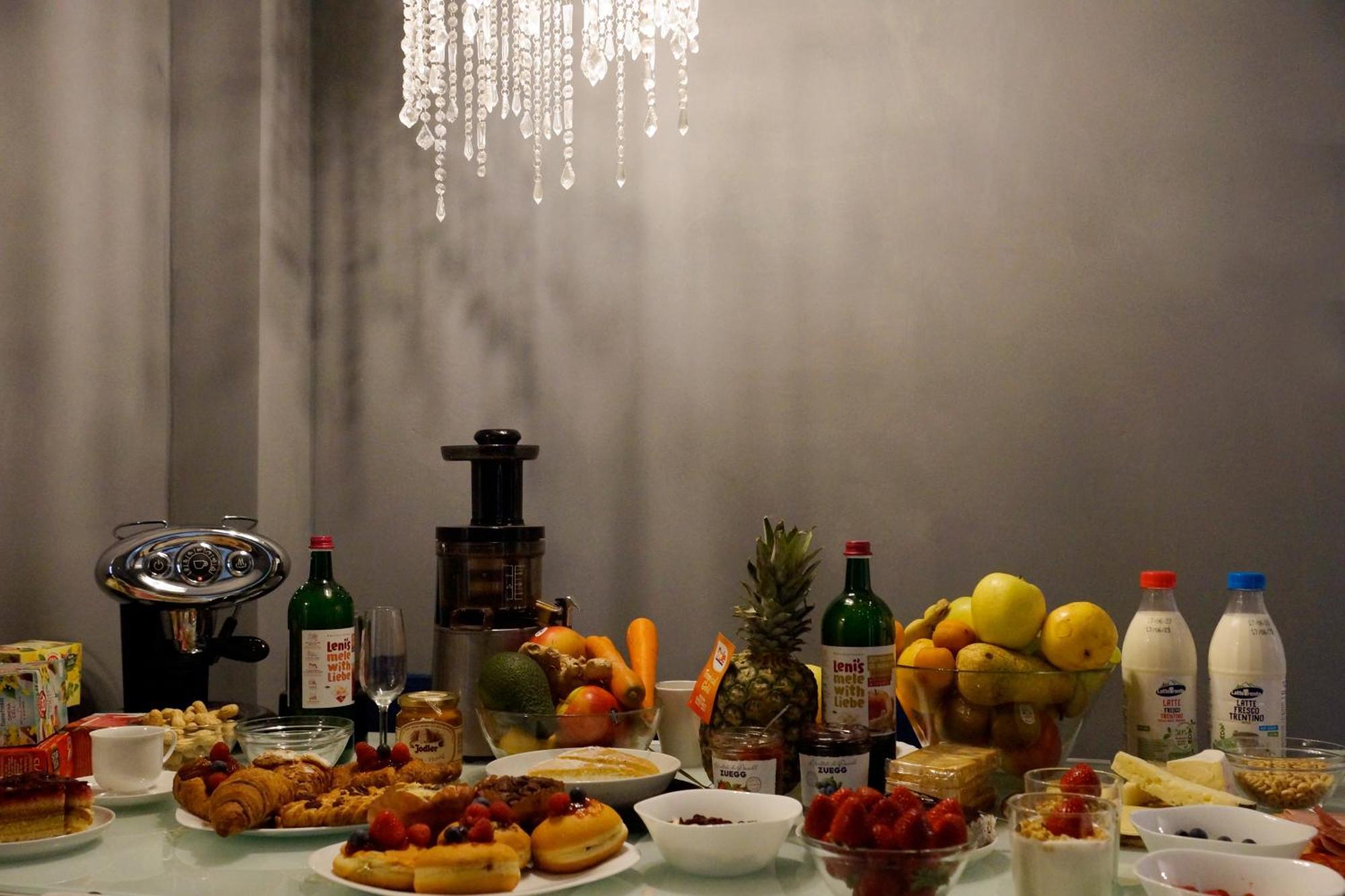 Casa Rosmini Rooms, Dolomia Best Home Trento Bagian luar foto