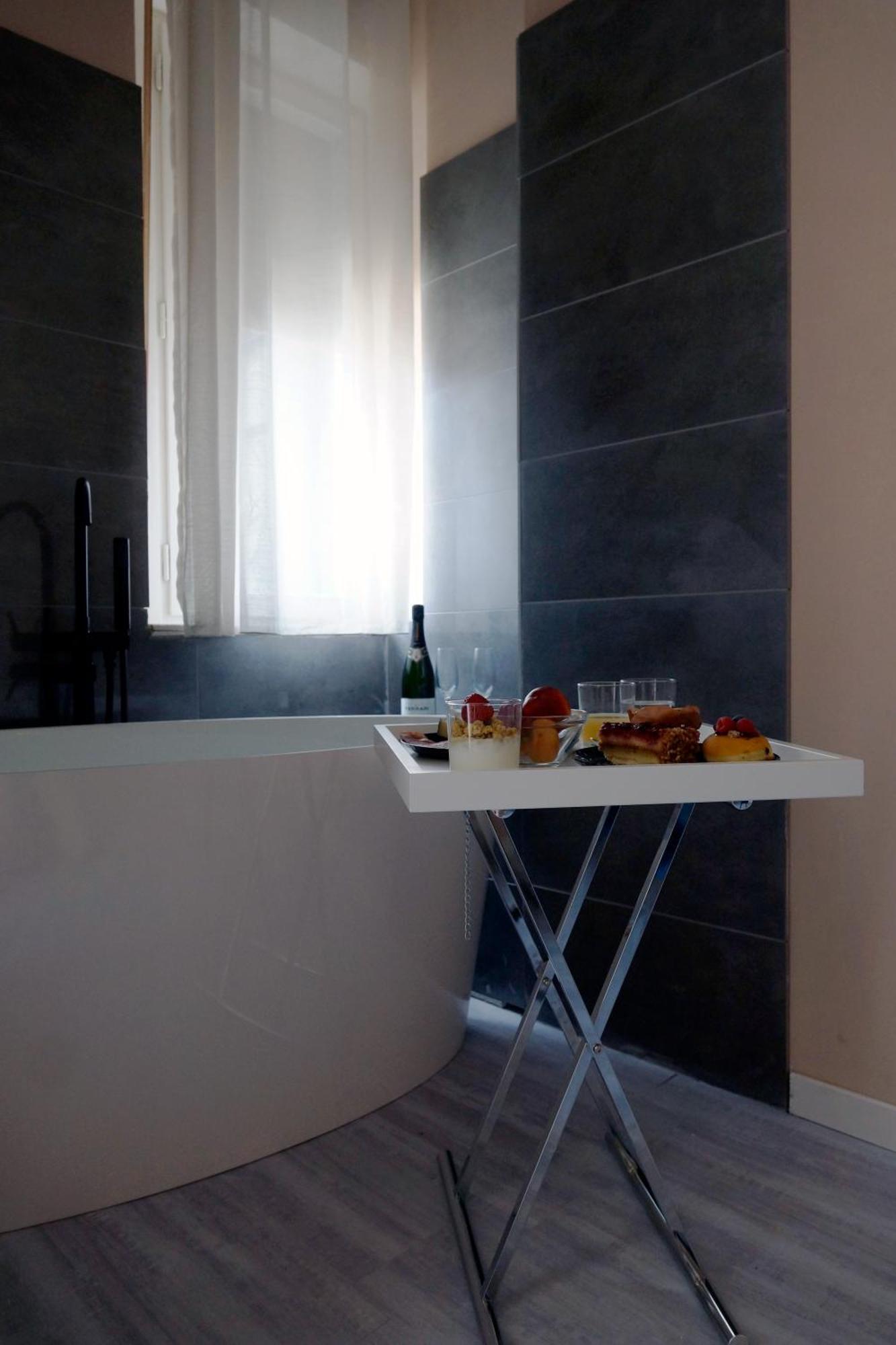 Casa Rosmini Rooms, Dolomia Best Home Trento Bagian luar foto