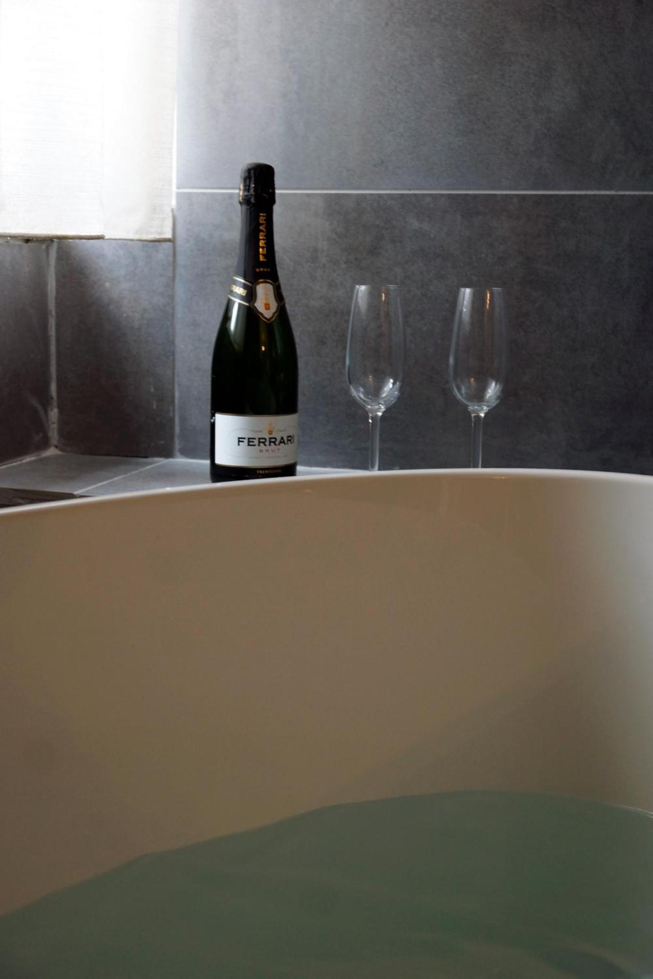 Casa Rosmini Rooms, Dolomia Best Home Trento Bagian luar foto