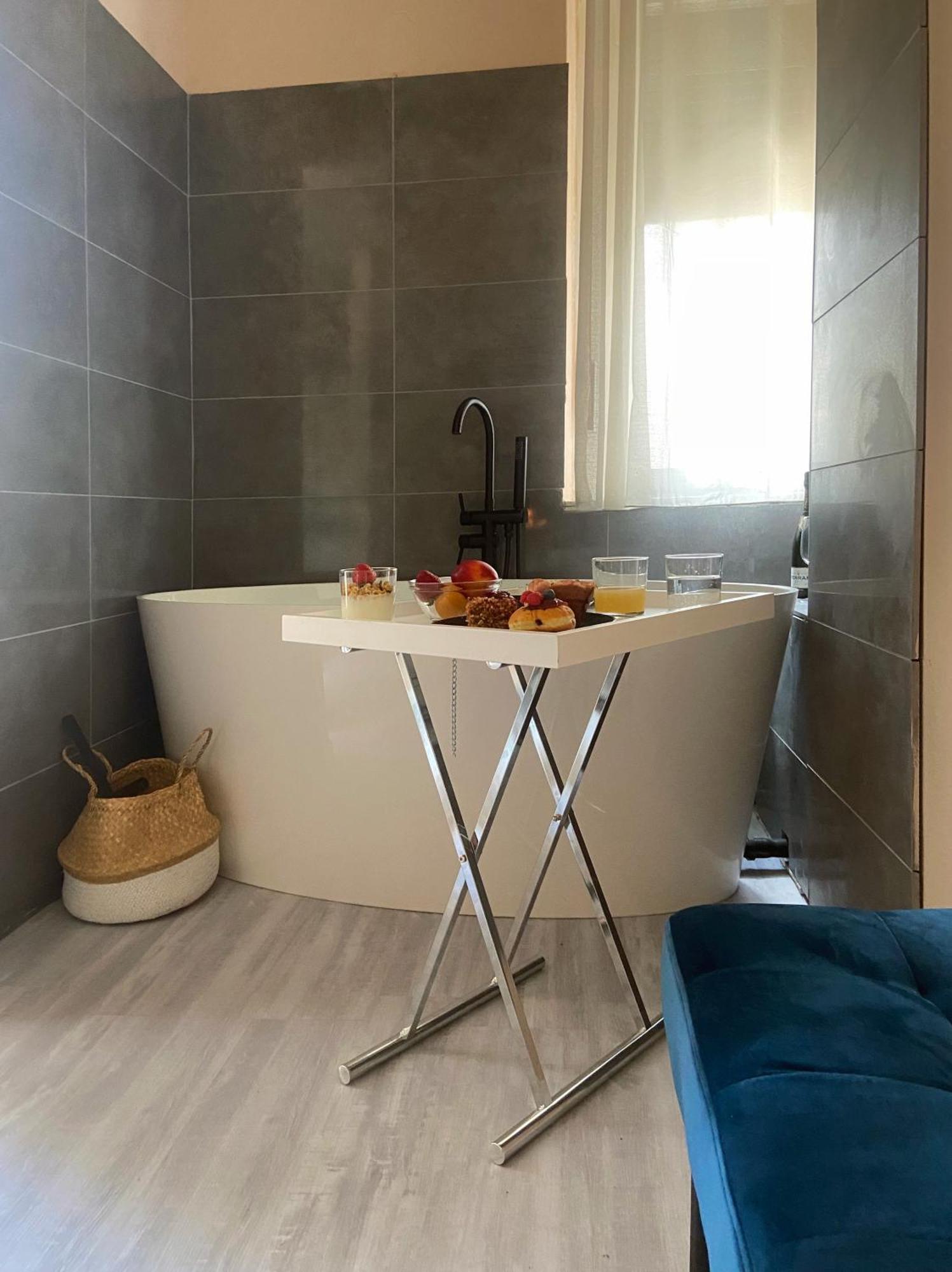 Casa Rosmini Rooms, Dolomia Best Home Trento Bagian luar foto